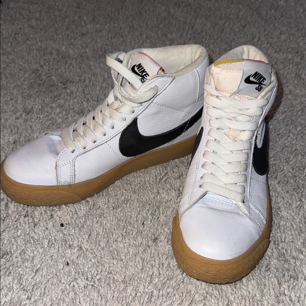 Nike SB White and Black High-Tops with Gum Soles basketball youth unisex size 5 - Picture 9 of 9